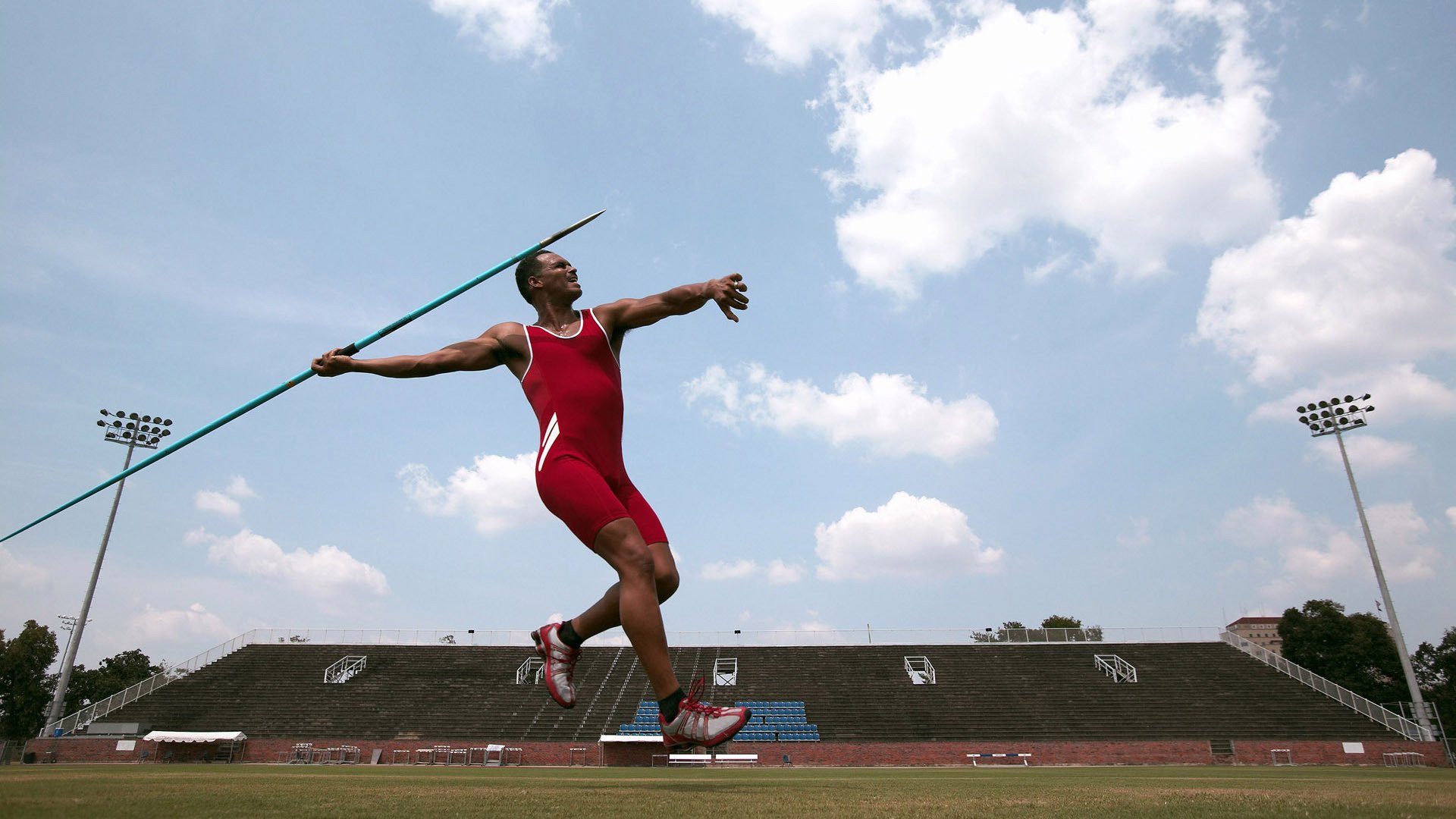 “青训青少年集训营在重要城市全面开班，培养新一代足球精英”